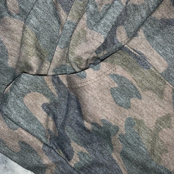 Camo Sweatshirt - Picture 3 of 5